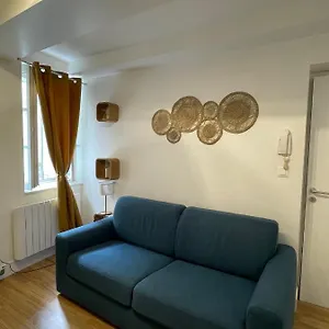 https://joli-studio-avignon-intra-muros.fr-provencehotel.com